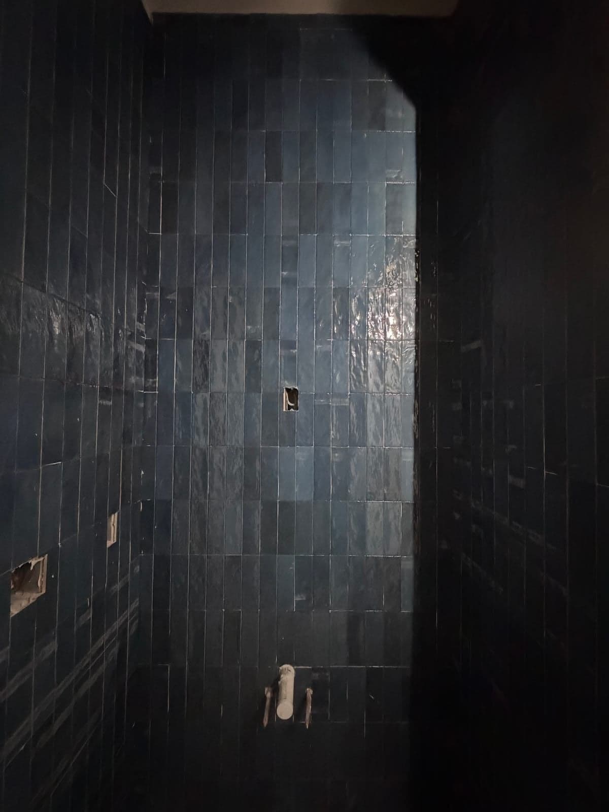 Modern bathroom tile installation